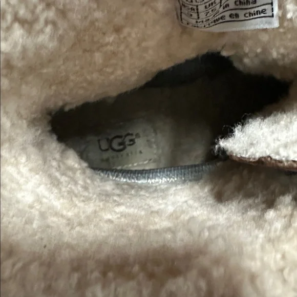 BFS🖤Ugg great shape Goldeneye brown tan smooth leather lace up duck booties boot - Picture 11 of 11